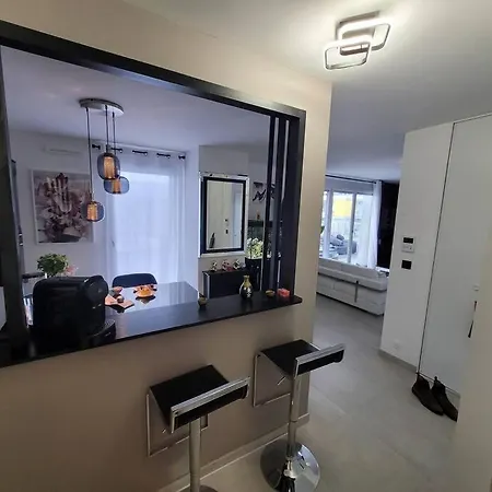 Neuf Moderne + Parking, Geneve Apartment *