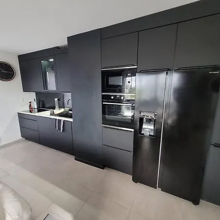 Neuf Moderne + Parking, Geneve Apartment